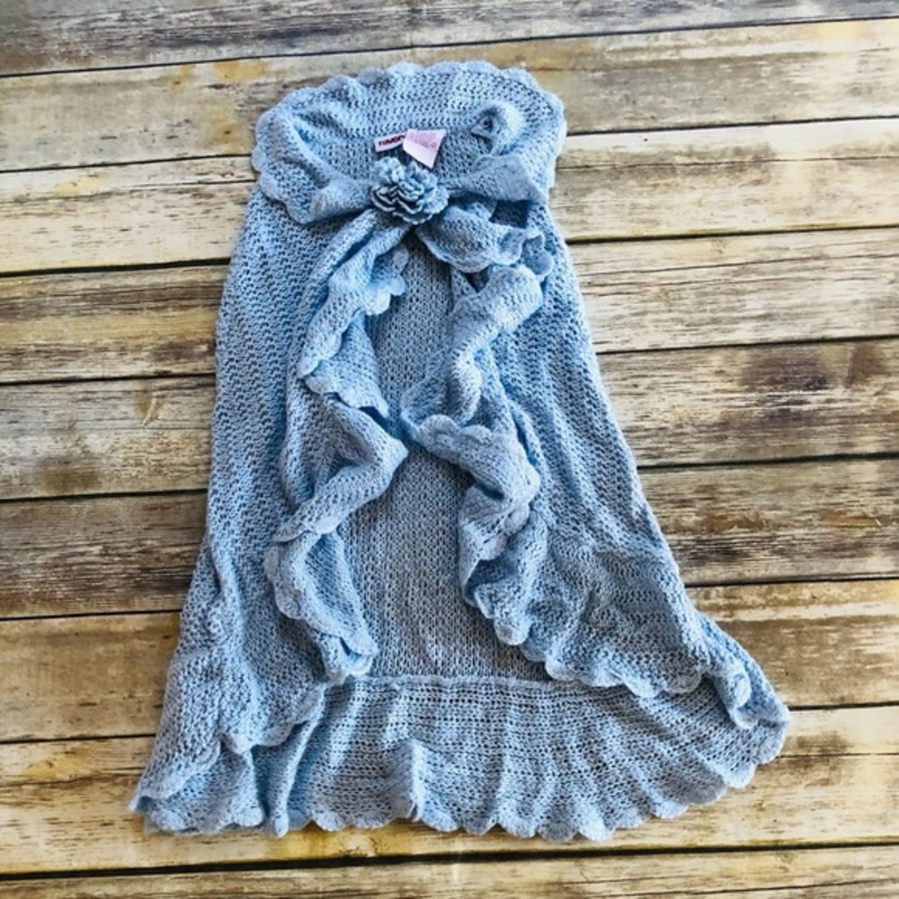Girls adorable knit shall! Size 10